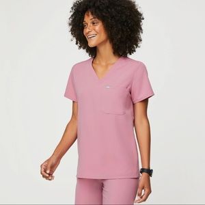 NWT figs chalk pink Catarina top